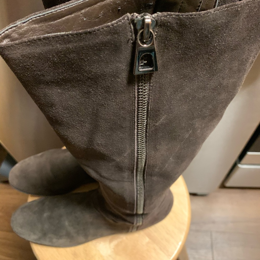 Boots - Picture 2 of 8